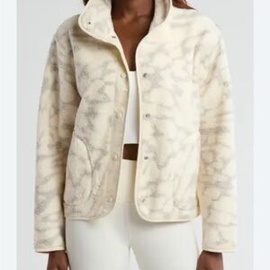 Z Zella Sherpa Fleece Women's Cream and Gray Zebra Jacket NWT Large